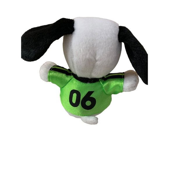 Metlife Snoopy Plush With Green MetLife Shirt without Soccer Ball - Picture 2 of 4